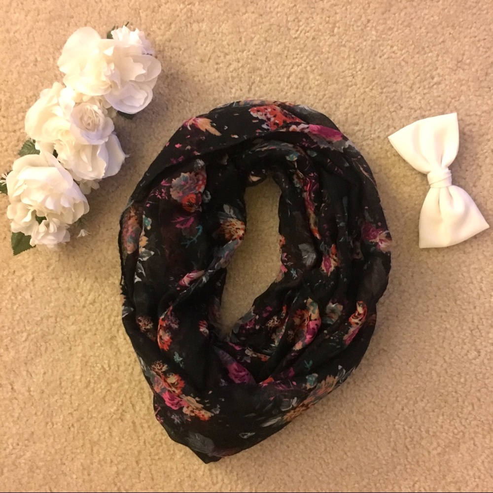 Scarf Bundle - Picture 5 of 6
